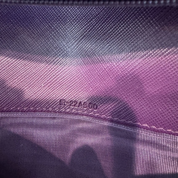 Authentic Salvatore Ferragamo wallet - Picture 4 of 11